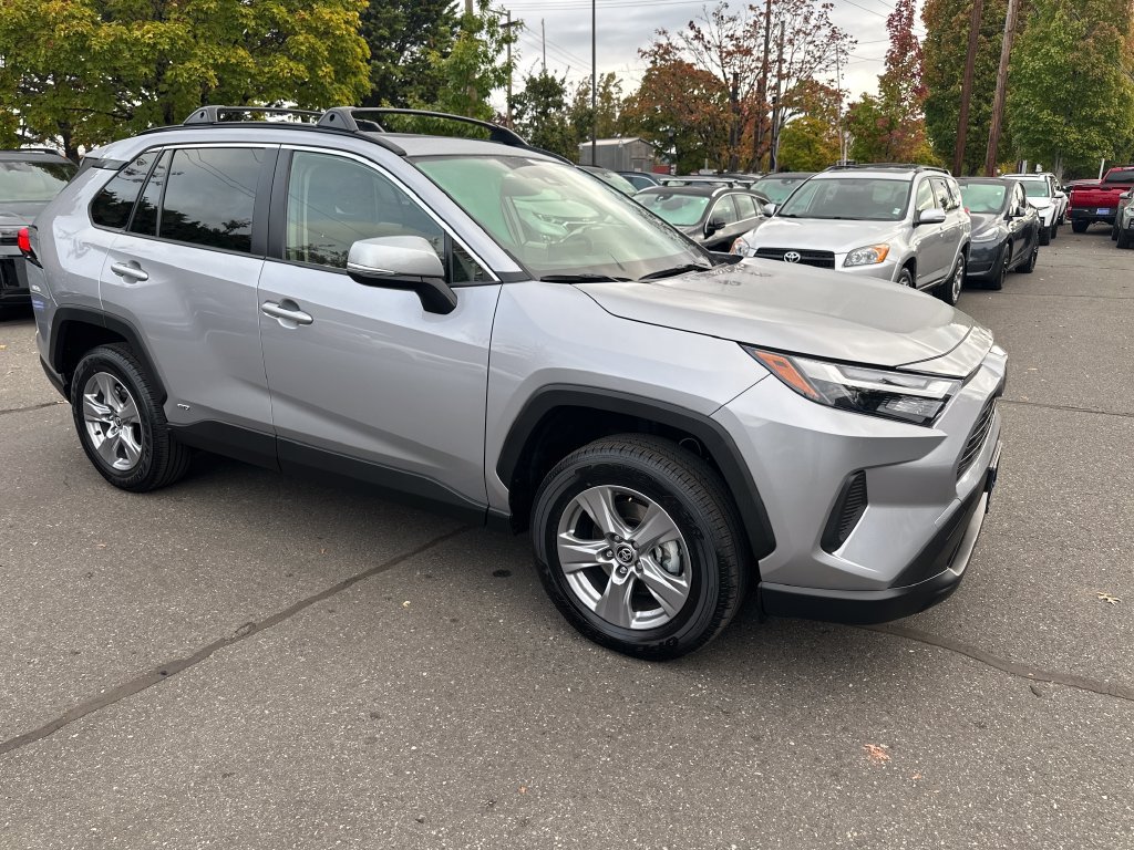 Used 2025 Toyota RAV4 XLE w/ Convenience Package AWD/4WD image 8