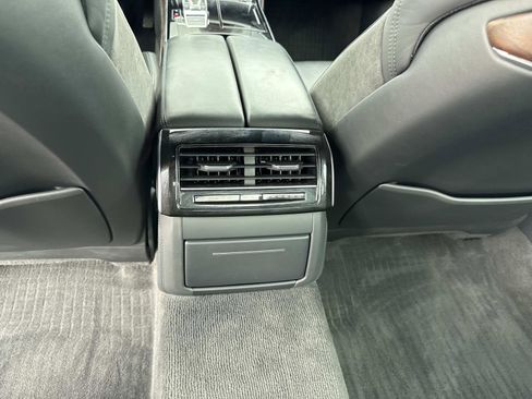 Used 2021 Audi A8 L 4.0T w/ Executive Plus Package image 15