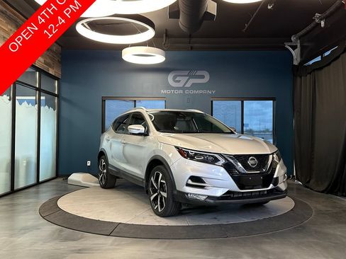 Used 2020 Nissan Rogue Sport SL w/ Premium Package FWD image 1