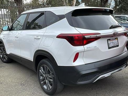 Used 2021 Kia Seltos LX image 4