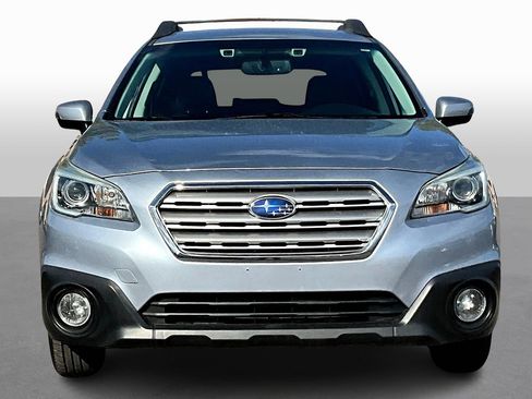 Used 2016 Subaru Outback 2.5i Premium image 3