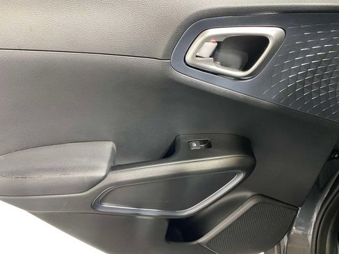 Used 2025 Kia Soul EX FWD image 14