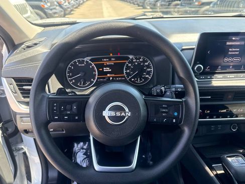 Used 2024 Nissan Rogue SV AWD/4WD image 20