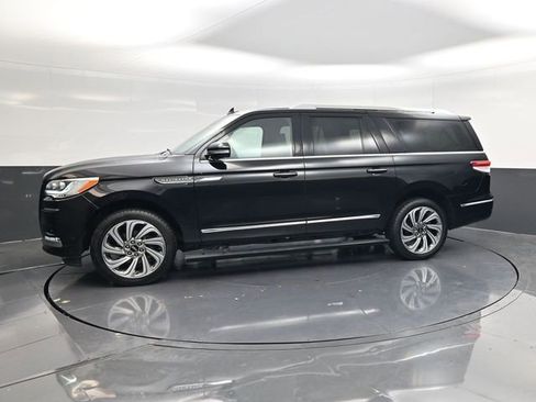 Used 2024 Lincoln Navigator L 4WD image 6