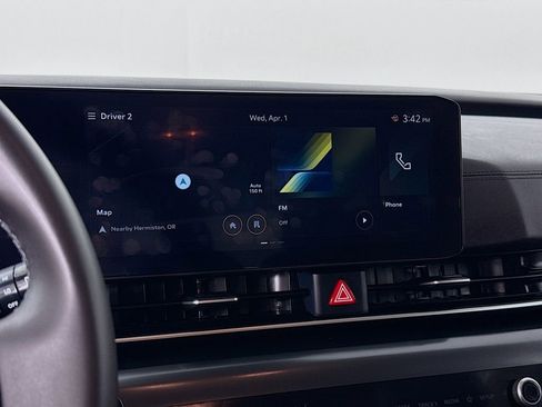 Used 2025 Kia Carnival image 16