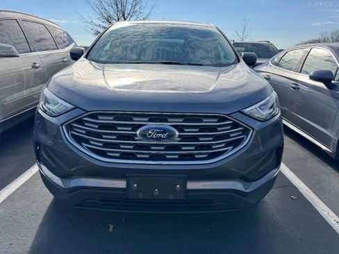 Used 2021 Ford Edge SE image 2