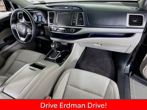 Certified 2016 Toyota Highlander Plus FWD image 26
