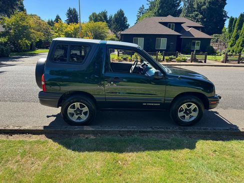 Used 2002 Chevrolet Tracker 4WD Convertible image 6