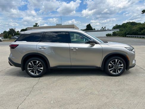 Used 2023 INFINITI QX60 Luxe w/ Cargo Package AWD/4WD image 6