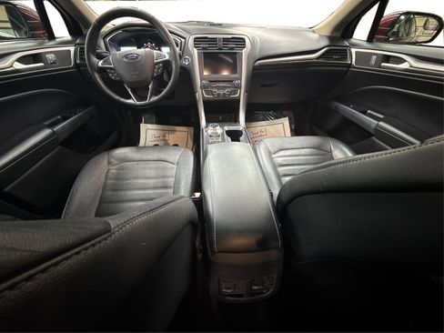 Used 2017 Ford Fusion SE w/ Fusion SE Technology Package FWD image 31