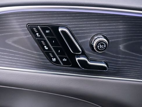 Certified 2025 Cadillac Lyriq Luxury image 31