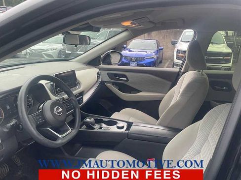 Used 2023 Nissan Rogue SV AWD/4WD image 2