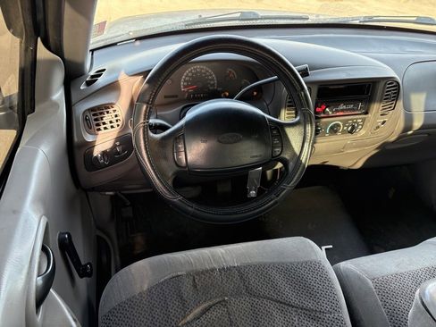 Used 1999 Ford F150 XLT image 12