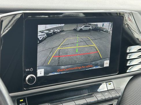 Used 2025 Toyota Camry SE FWD image 19