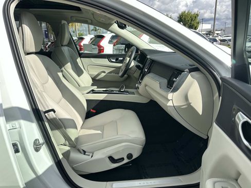 Certified 2025 Volvo XC60 T8 Plus w/ Protection Package Premier image 25