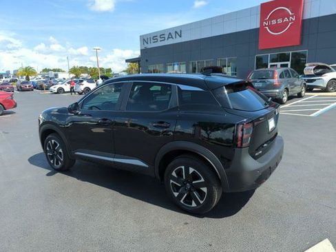 Certified 2025 Nissan Kicks SV w/ SV Premium Package AWD/4WD image 9