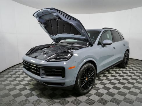 New 2026 Porsche Cayenne AWD/4WD image 35
