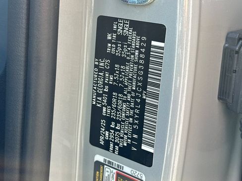 Certified 2025 Kia Sorento S w/ Panoramic Sunroof Package FWD image 35