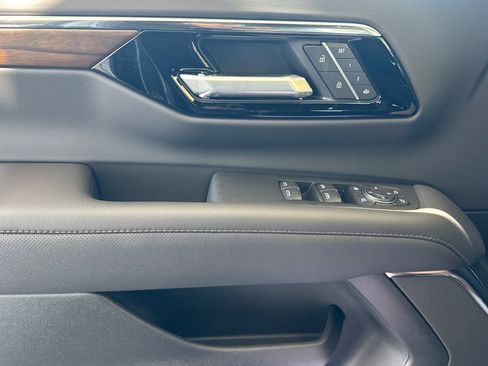 New 2026 Chevrolet Suburban High Country AWD/4WD image 11