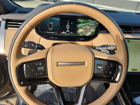 Used 2025 Land Rover Range Rover Sport Dynamic SE image 21