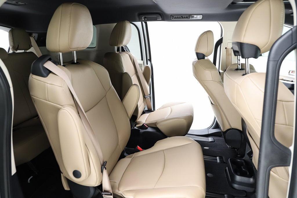Used 2024 Toyota Sienna XLE w/ XLE Plus Package AWD/4WD image 68