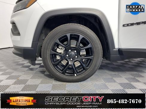 Used 2025 Jeep Compass Latitude w/ Altitude Special Edition image 9