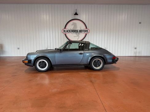 Used 1988 Porsche 911 Carrera RWD image 4