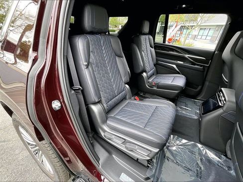 New 2026 Cadillac Escalade IQL Luxury w/ LPO, Floor Liner Package AWD/4WD image 32