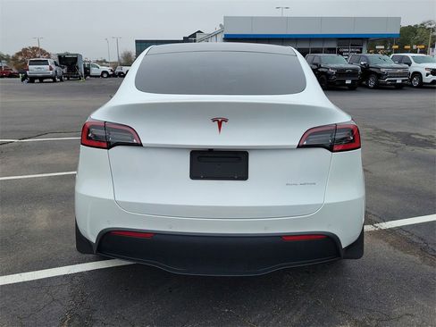 Used 2021 Tesla Model Y Long Range image 13