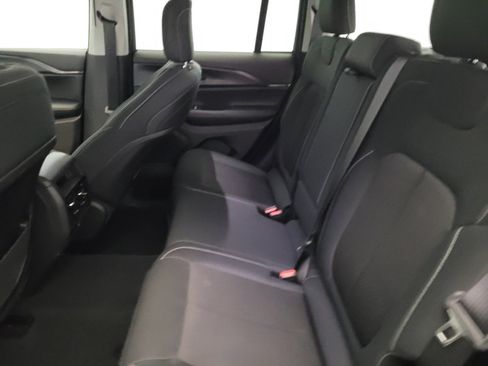 Used 2023 Jeep Grand Cherokee Laredo w/ Luxury Tech Group I image 18