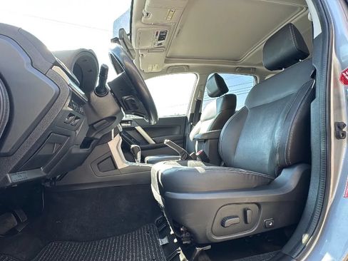 Used 2017 Subaru Forester 2.5i Limited w/ Popular Package #1 AWD/4WD image 10