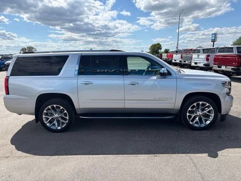 Used 2020 Chevrolet Suburban Premier AWD/4WD image 5