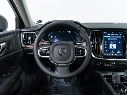 New 2026 Volvo V60 B5 Cross Country Plus w/ Climate Package AWD/4WD image 17