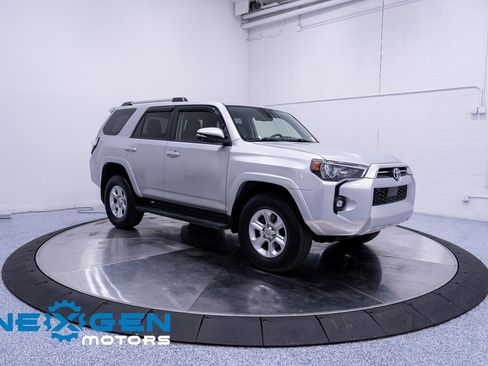 Used 2021 Toyota 4Runner SR5 Premium image 2