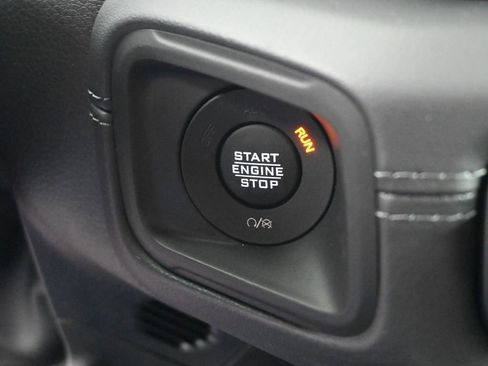 New 2025 Jeep Gladiator Sport image 2