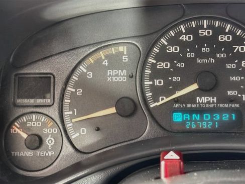 Used 2001 Chevrolet Silverado 2500 LS w/ Snow Plow Prep Pkg AWD/4WD image 13