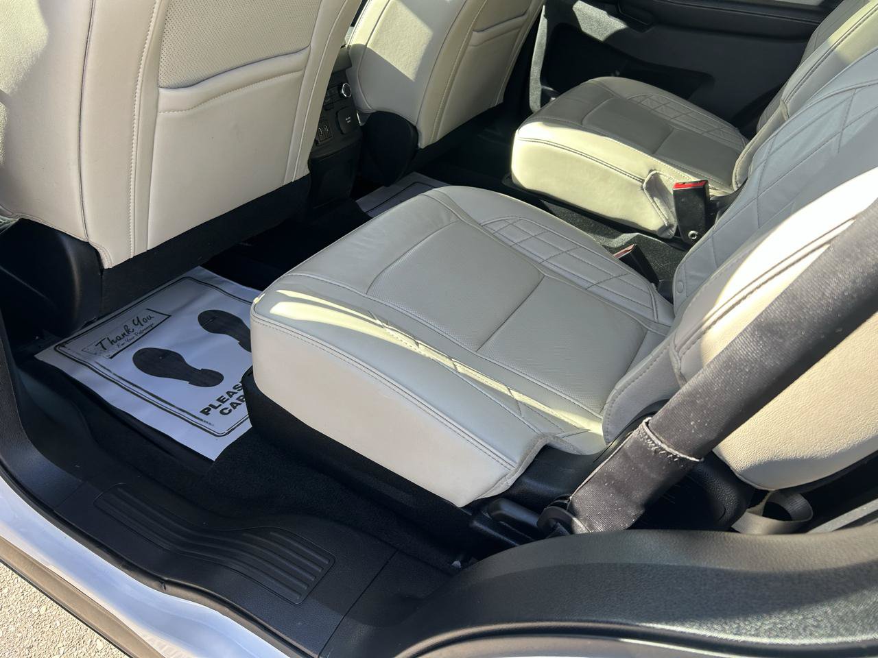 Used 2018 Ford Explorer Platinum AWD/4WD image 9