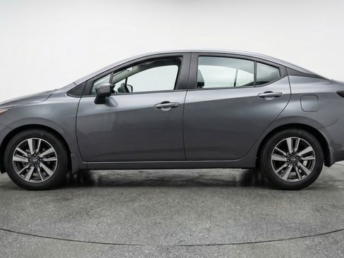 Used 2025 Nissan Versa SV image 5