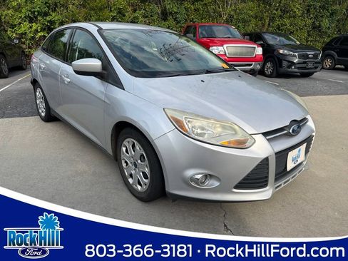 Used 2012 Ford Focus SE FWD image 1