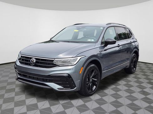 Certified 2024 Volkswagen Tiguan SE R-Line AWD/4WD image 2