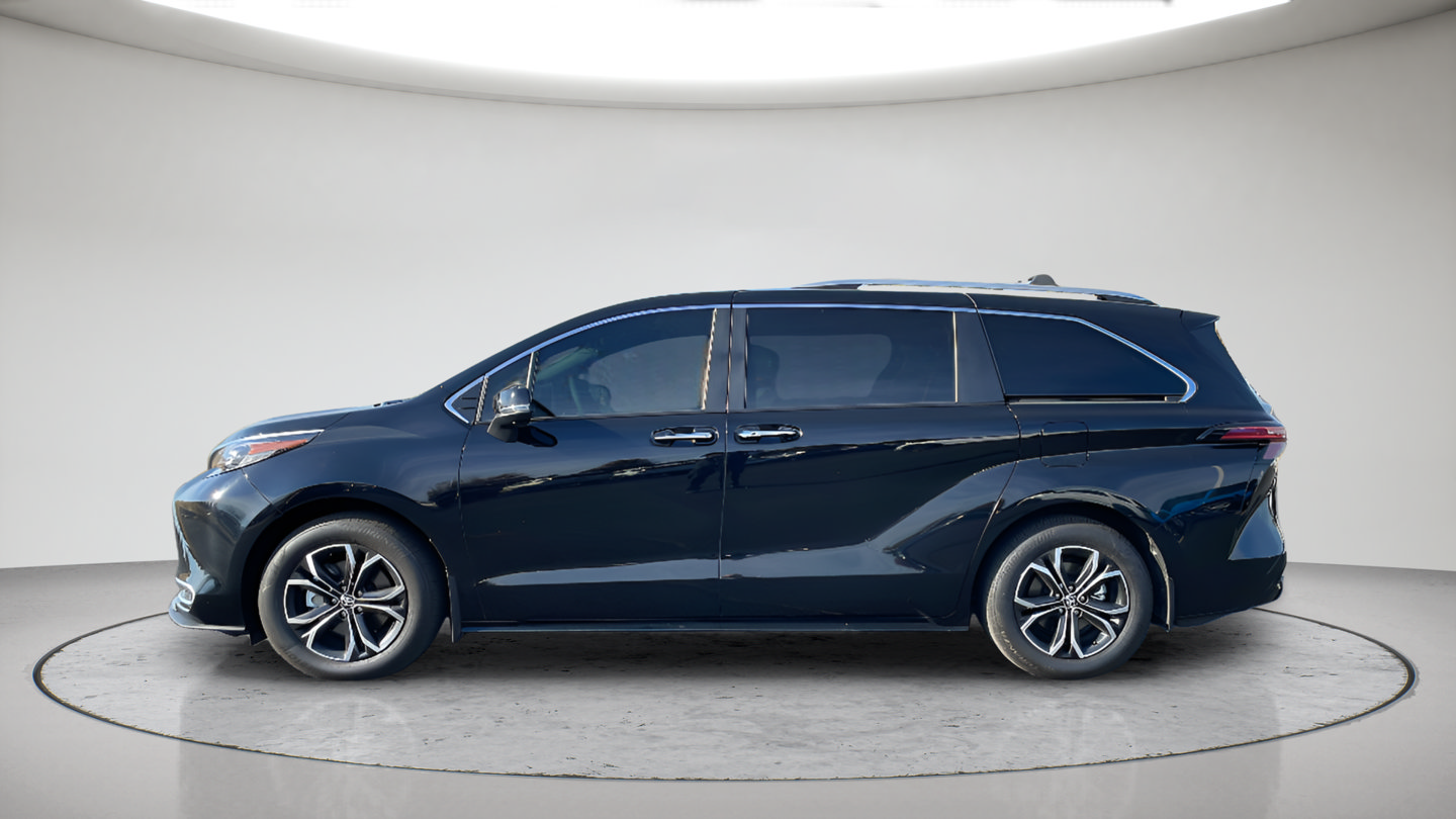 Certified 2026 Toyota Sienna Platinum AWD/4WD image 8