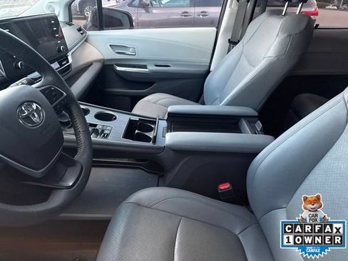Used 2024 Toyota Sienna Limited AWD/4WD image 3