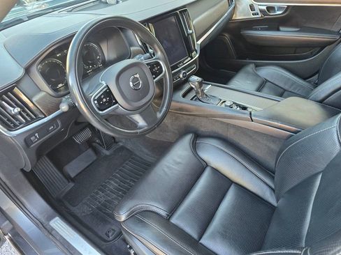 Used 2018 Volvo V90 T6 Cross Country w/ Convenience Package AWD/4WD image 9