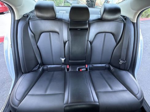 Used 2022 Genesis G70 2.0T image 24