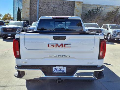 New 2026 GMC Sierra 1500 SLT image 23