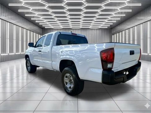 Used 2020 Toyota Tacoma SR RWD image 5