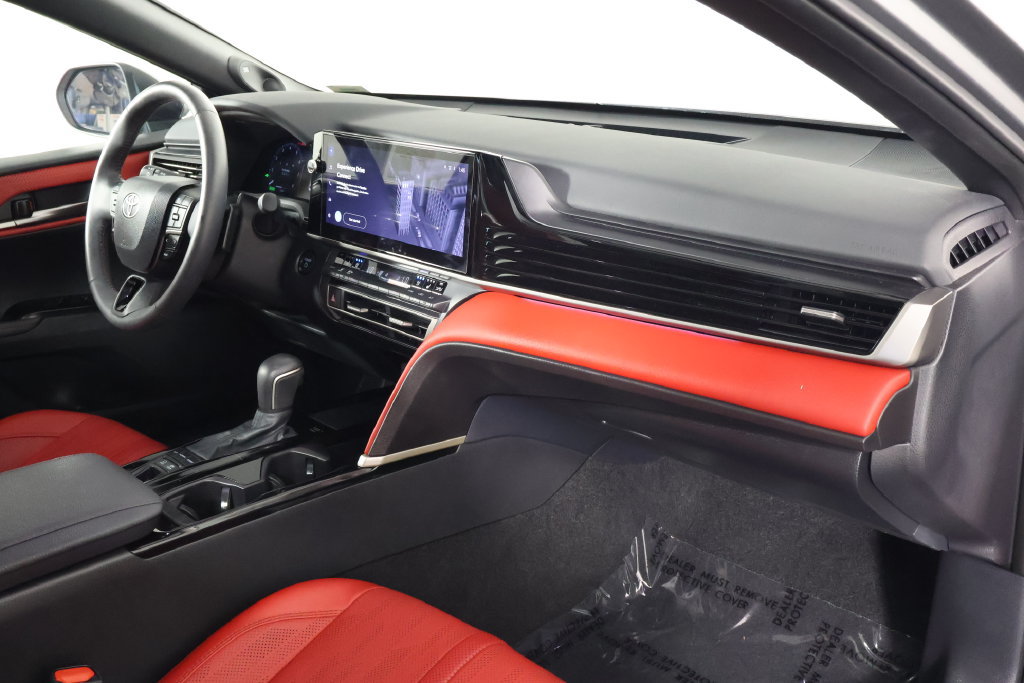 Used 2025 Toyota Camry XSE FWD image 9