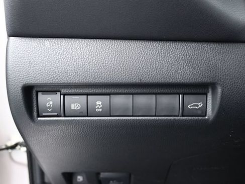 Used 2024 Toyota Venza LE AWD/4WD image 21