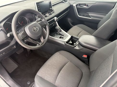 Used 2019 Toyota RAV4 XLE w/ Convenience Package AWD/4WD image 4