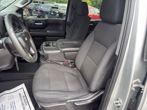 Used 2020 Chevrolet Silverado 1500 Custom w/ Custom Value Package AWD/4WD image 13